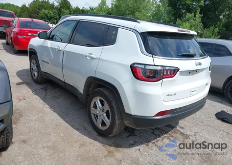 2023 Jeep Compass Latitude 4X4 z USA, uszkodzony, nr VIN 3C4NJDBN5PT514975